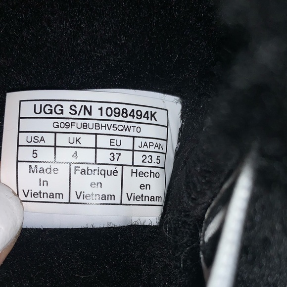 Ugh slippers - Picture 3 of 3